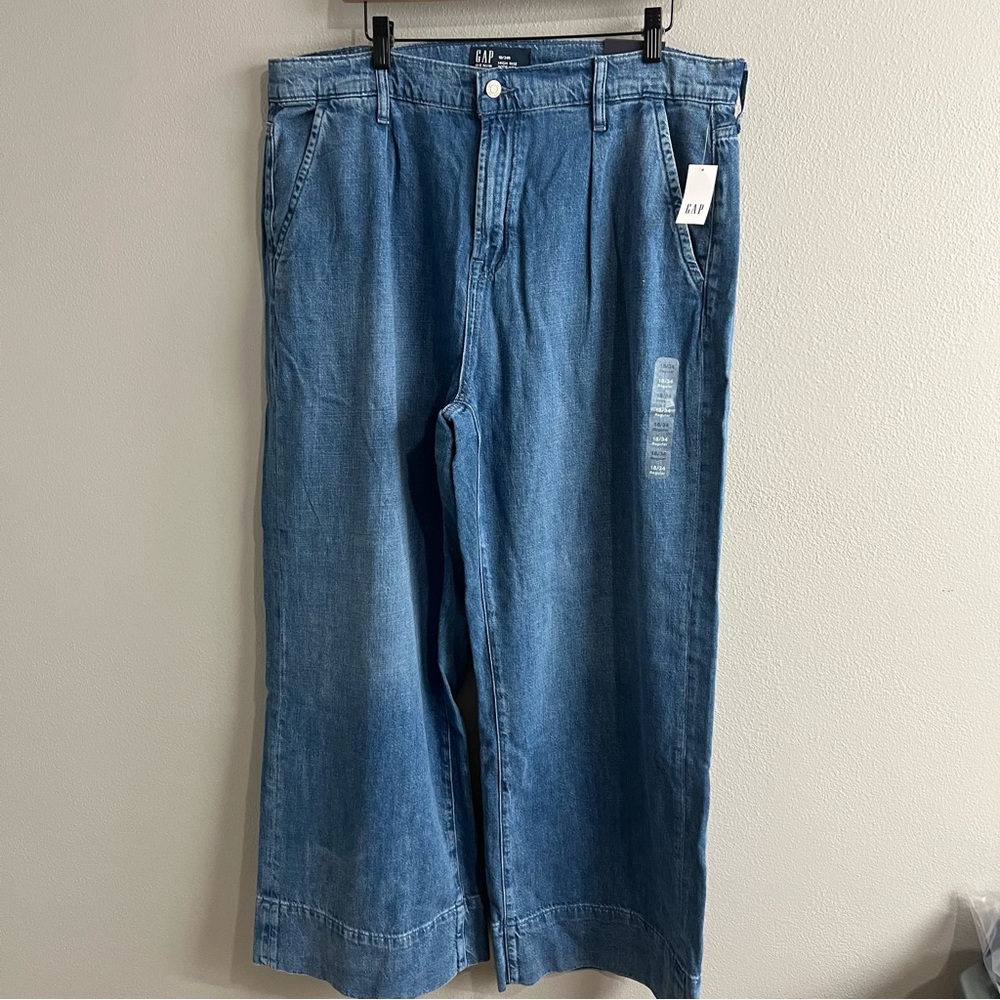 Women’s Gap high rise wide leg‎ jeans. Sz 18 regular. 100% cotton. NWT